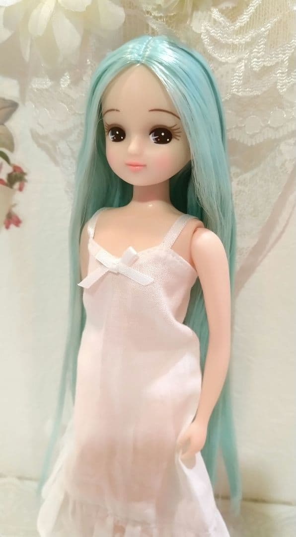 リカちゃんキャッスル お人形教室 真ん中分けスーパーロングストレート ② 新品