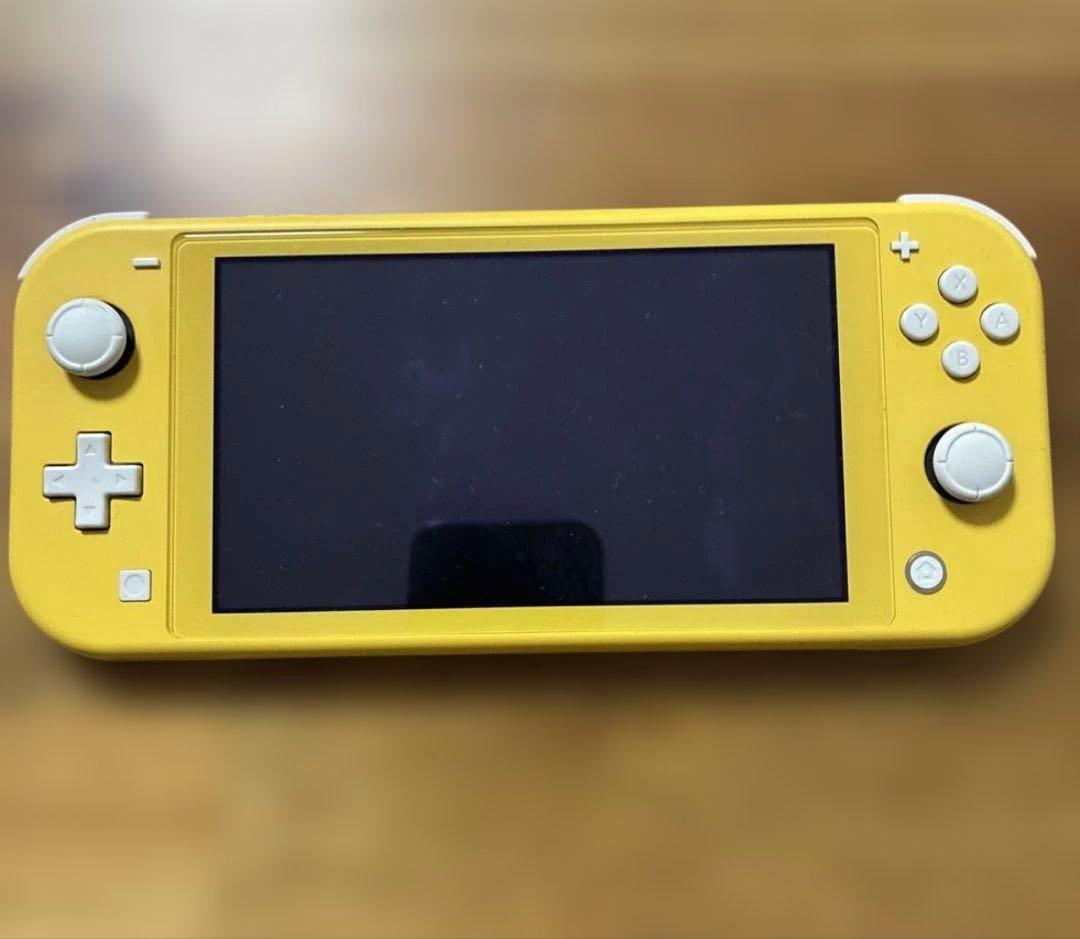 Nintendo Switch Lite イエロー　ケースつき