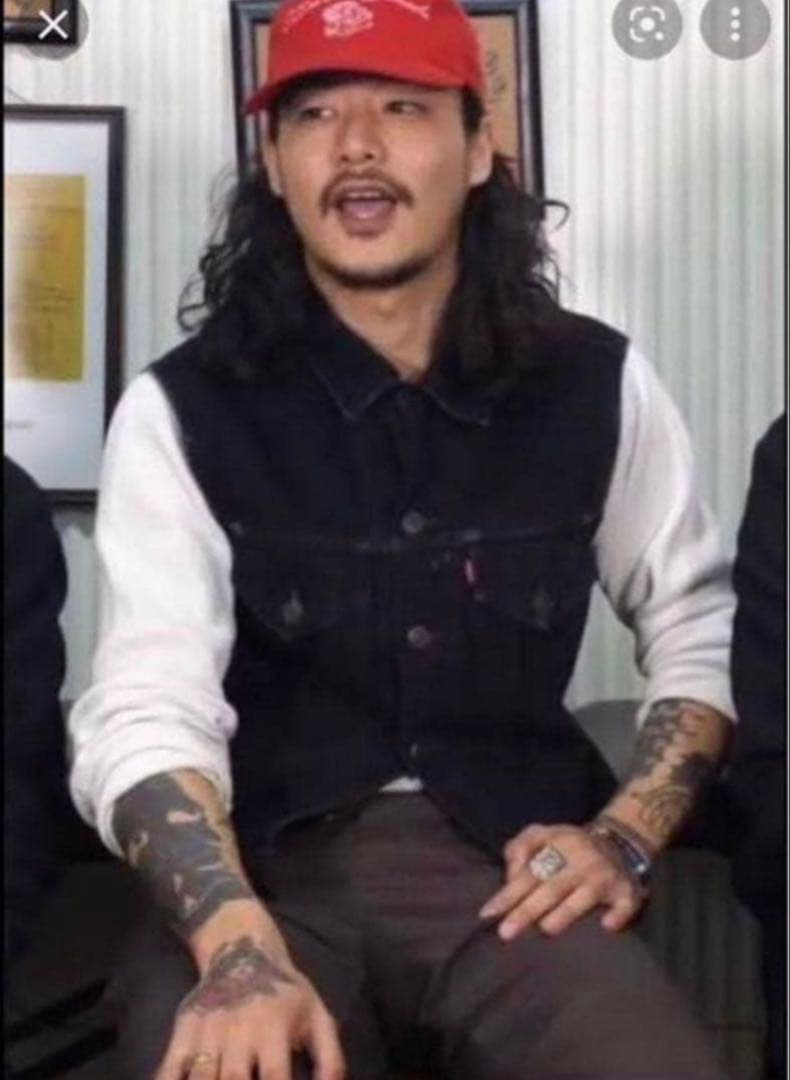 Levis ブラック デニム カットオフベスト 山田蓮[Sサイズ]