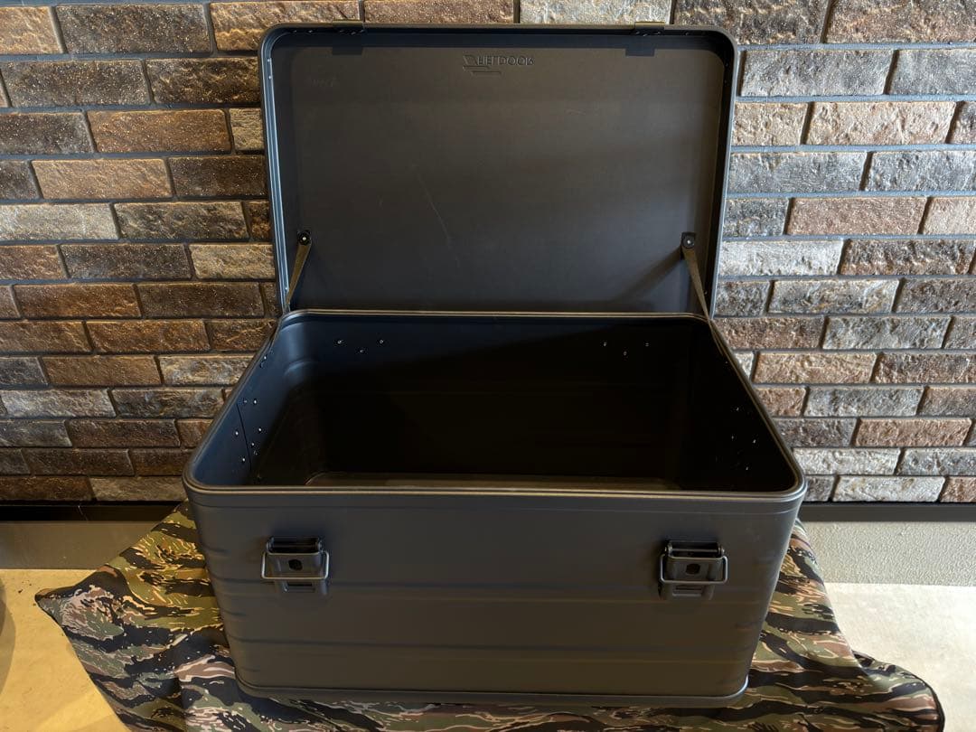 FIELDOOR アルミ コンテナ ボックス ステー付 【ブラック】 Lサイズ