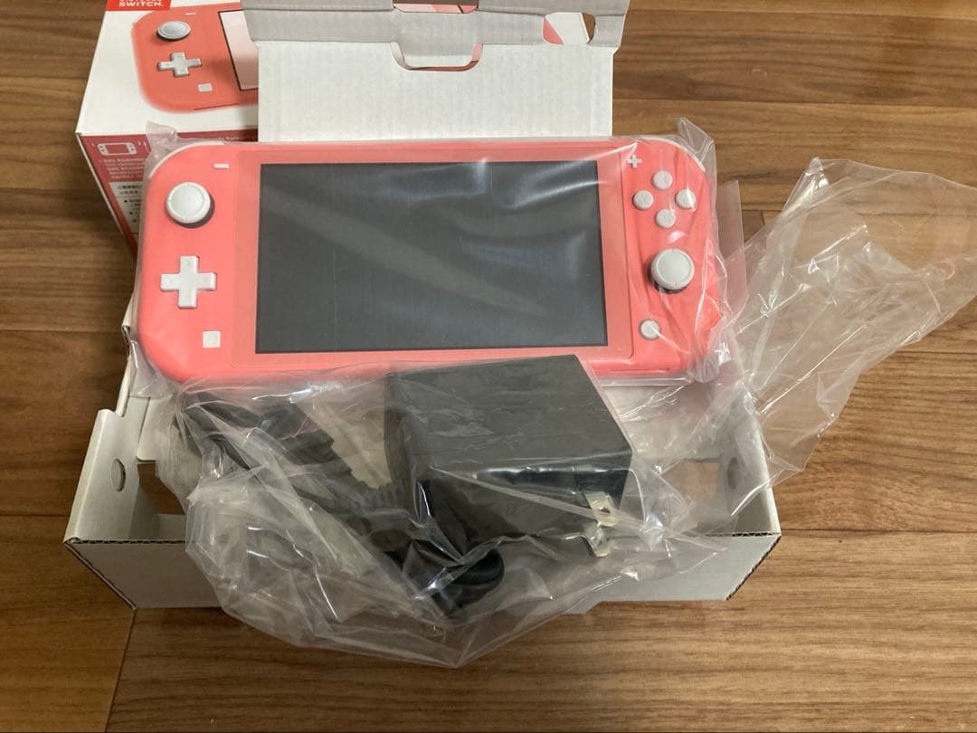 【新品未使用】Switchライト 本体 コーラル