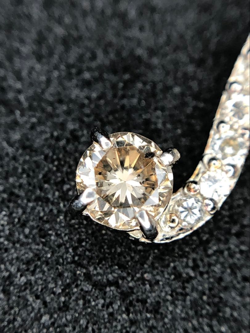 イニシャルM字型ダイヤモンドpt900ネックレストップ