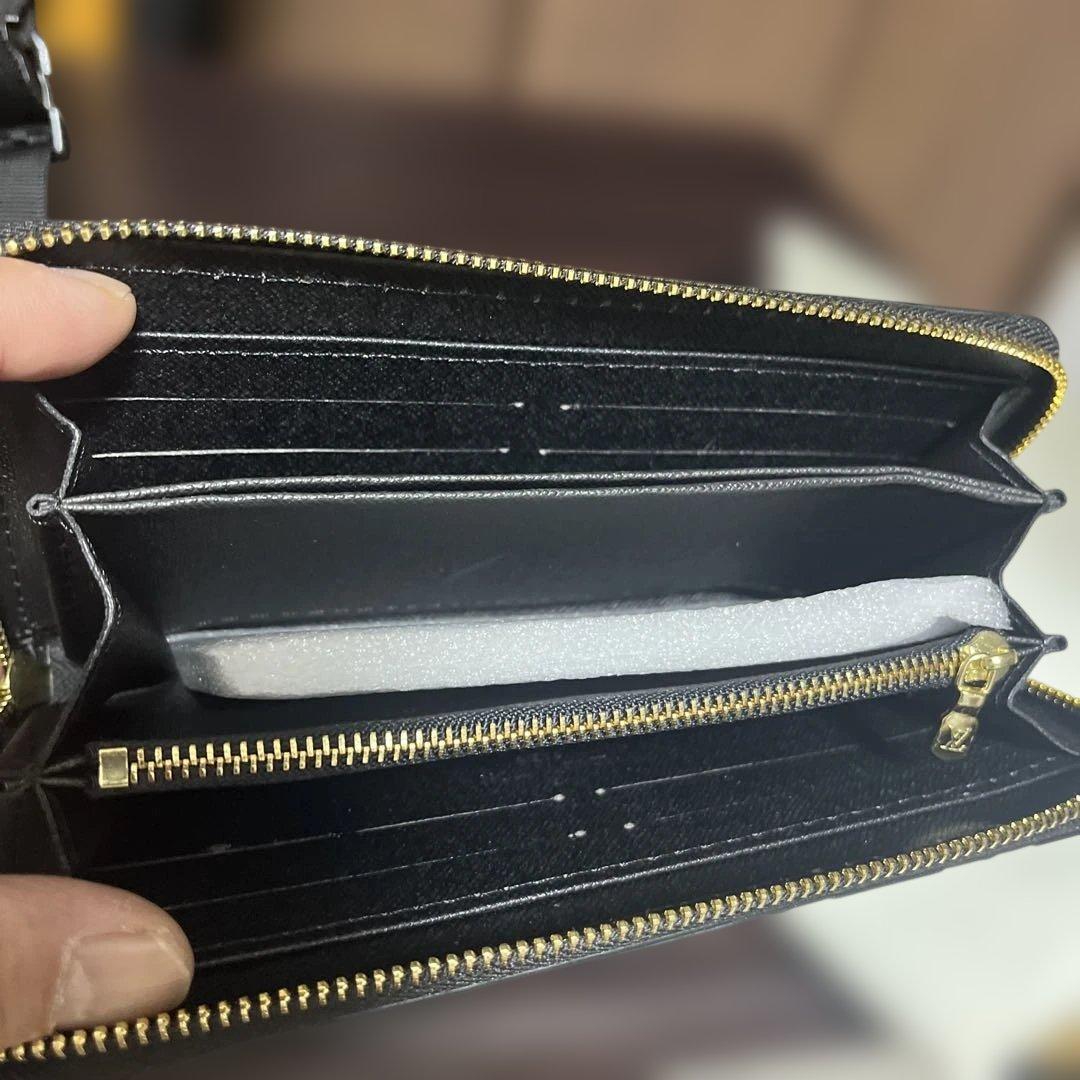 ブラック 長財布　エンボス