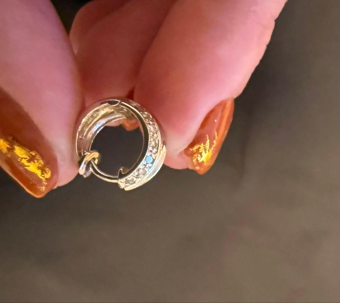 K18WG刻印あり　ダイヤ　パヴェ　片方のみ