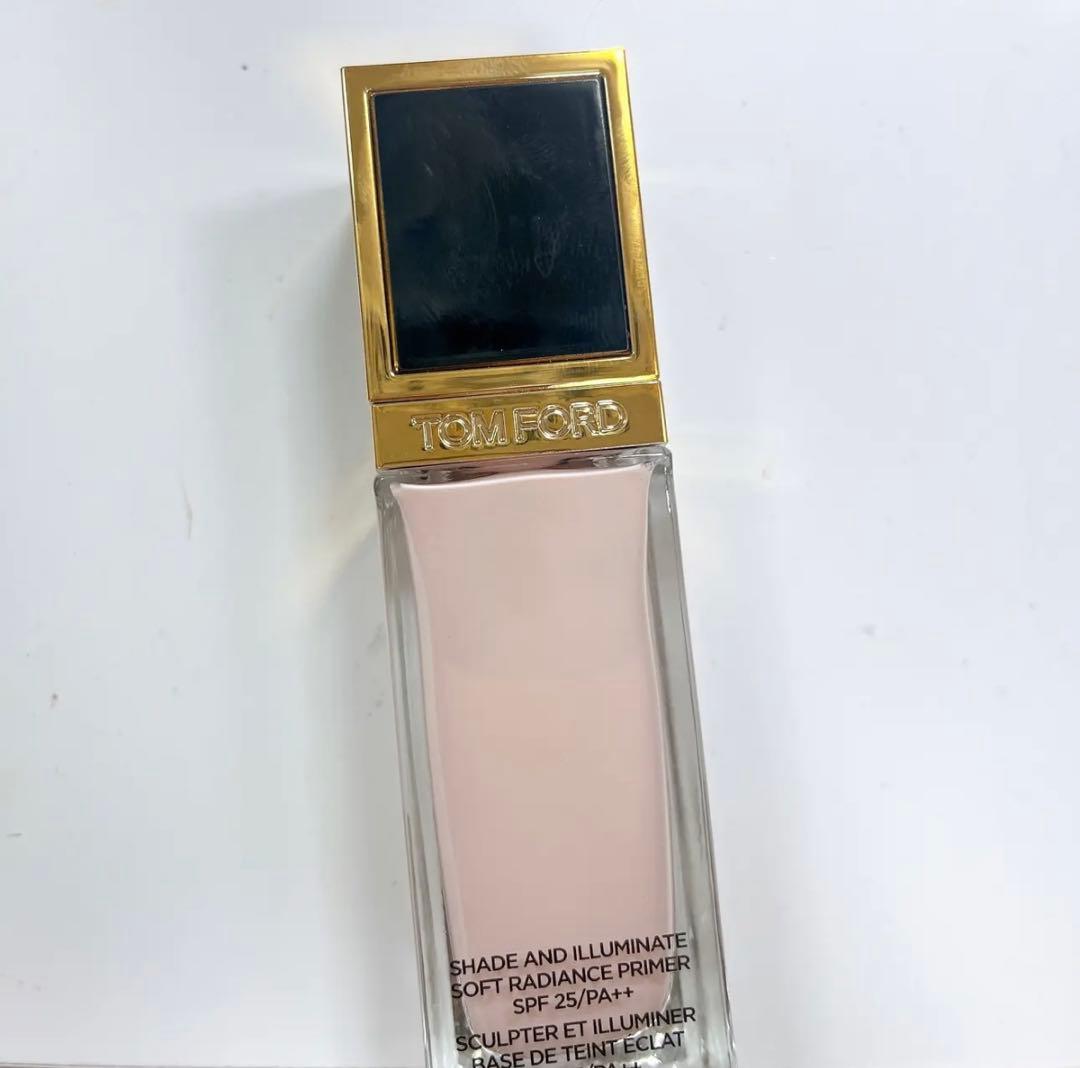 シェイドアンドイルミネイトソフトラディアンスプライマー