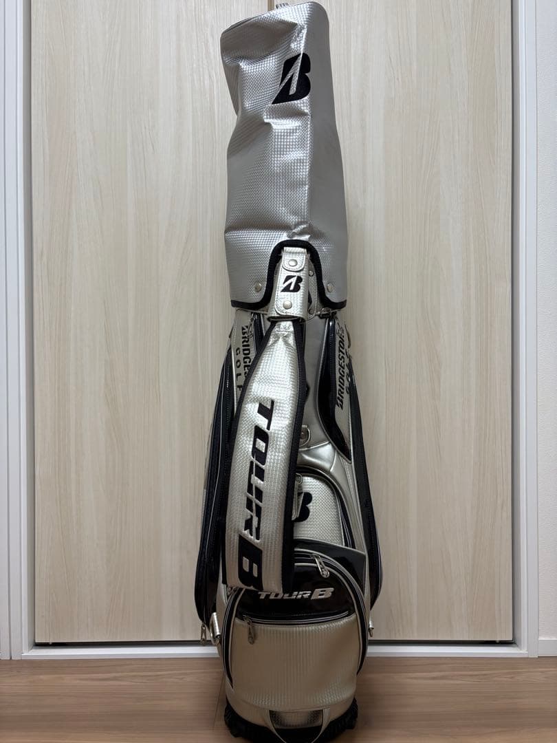 ブリヂストンTOUR B シルバーキャディバッグ