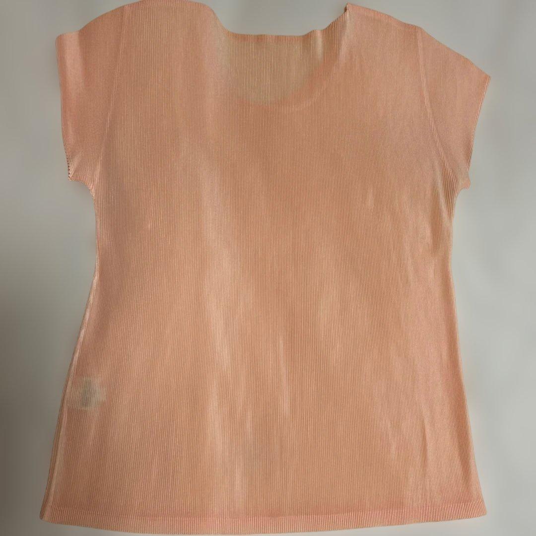 ✴︎PLEATS PLEASE✴︎プリーツサーモンピンク 半袖インナー