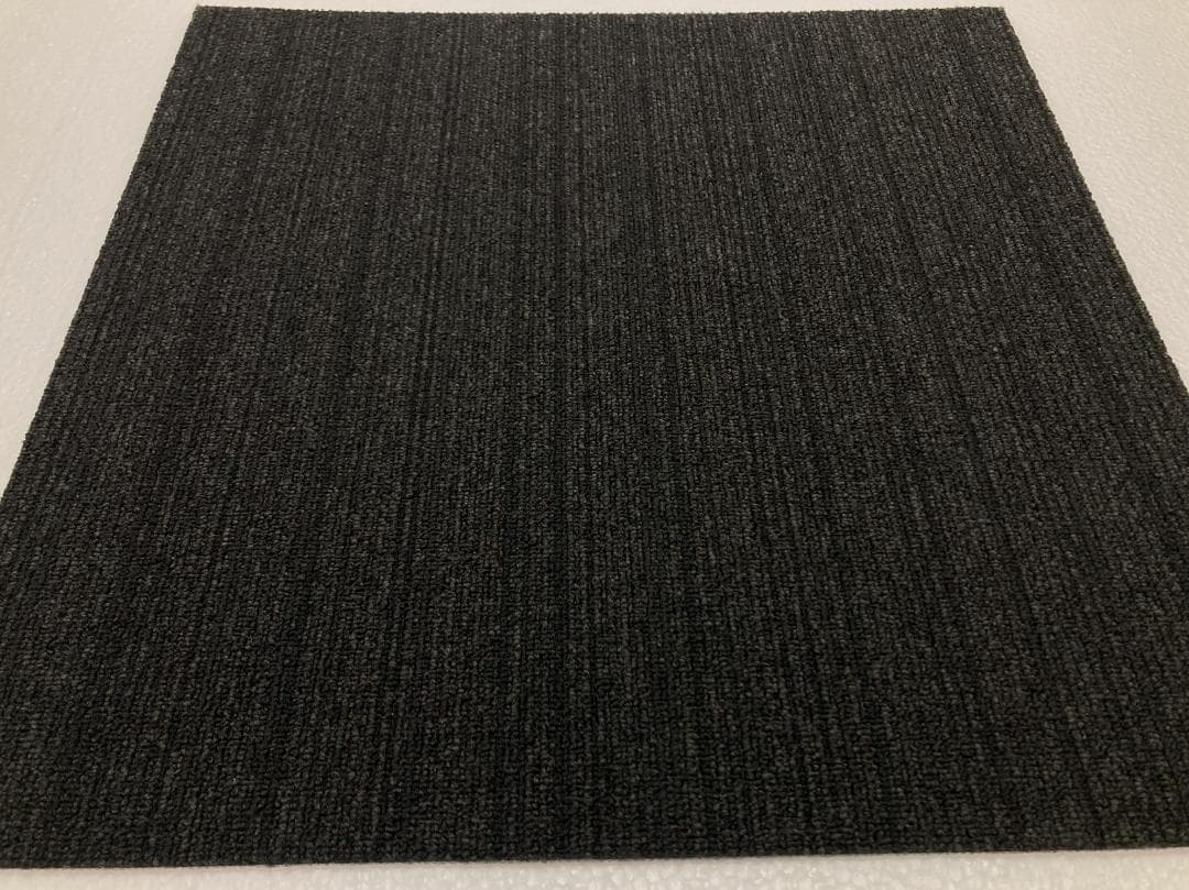 アン　　タイルカーペット　新品・未使用　国内メーカー　アウトレット