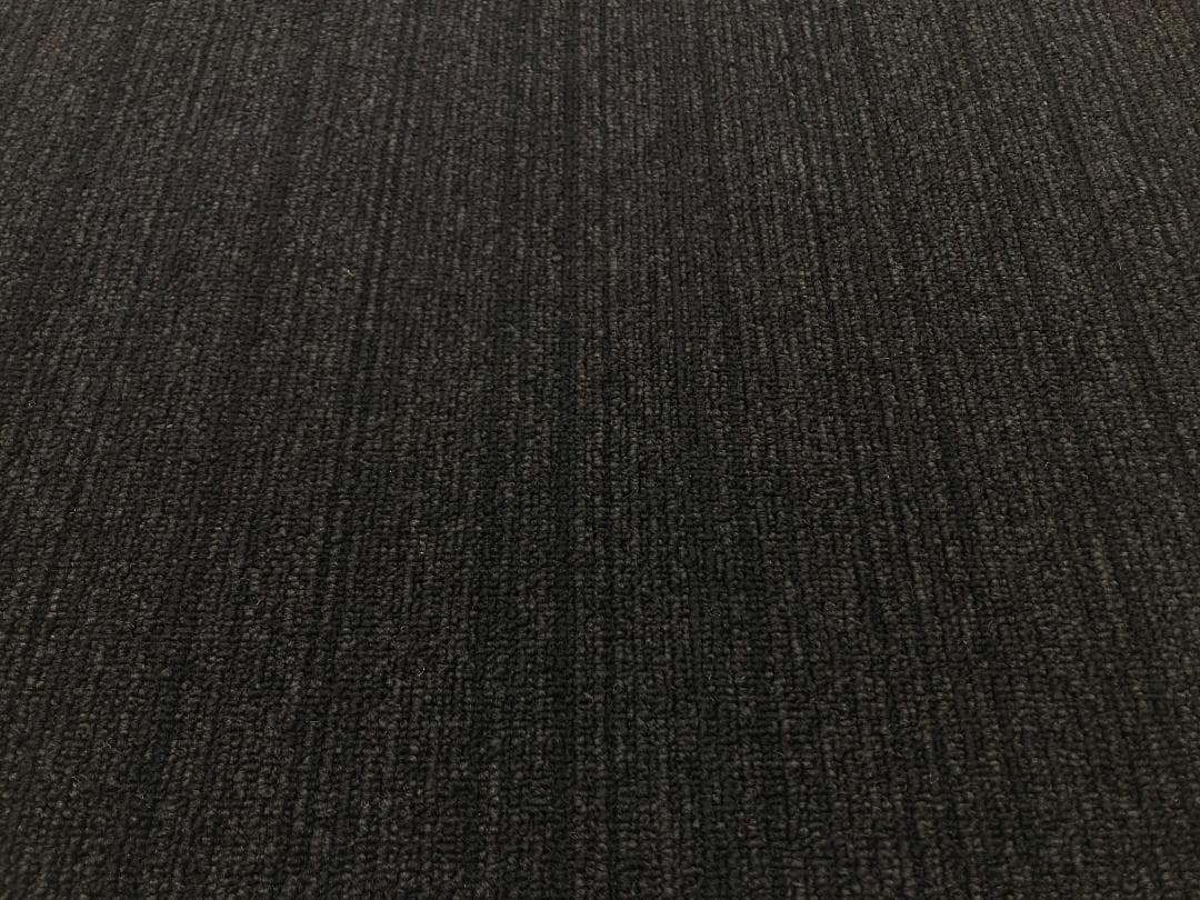 アン　　タイルカーペット　新品・未使用　国内メーカー　アウトレット