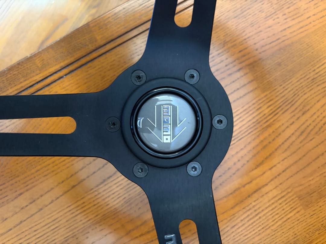 MOMO DRIFTING 330D 85mm ステアリングホイール