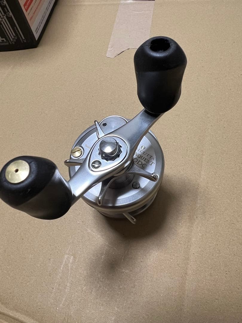 う*読様 SHIMANO CALCUTTA CONQUEST 100DC