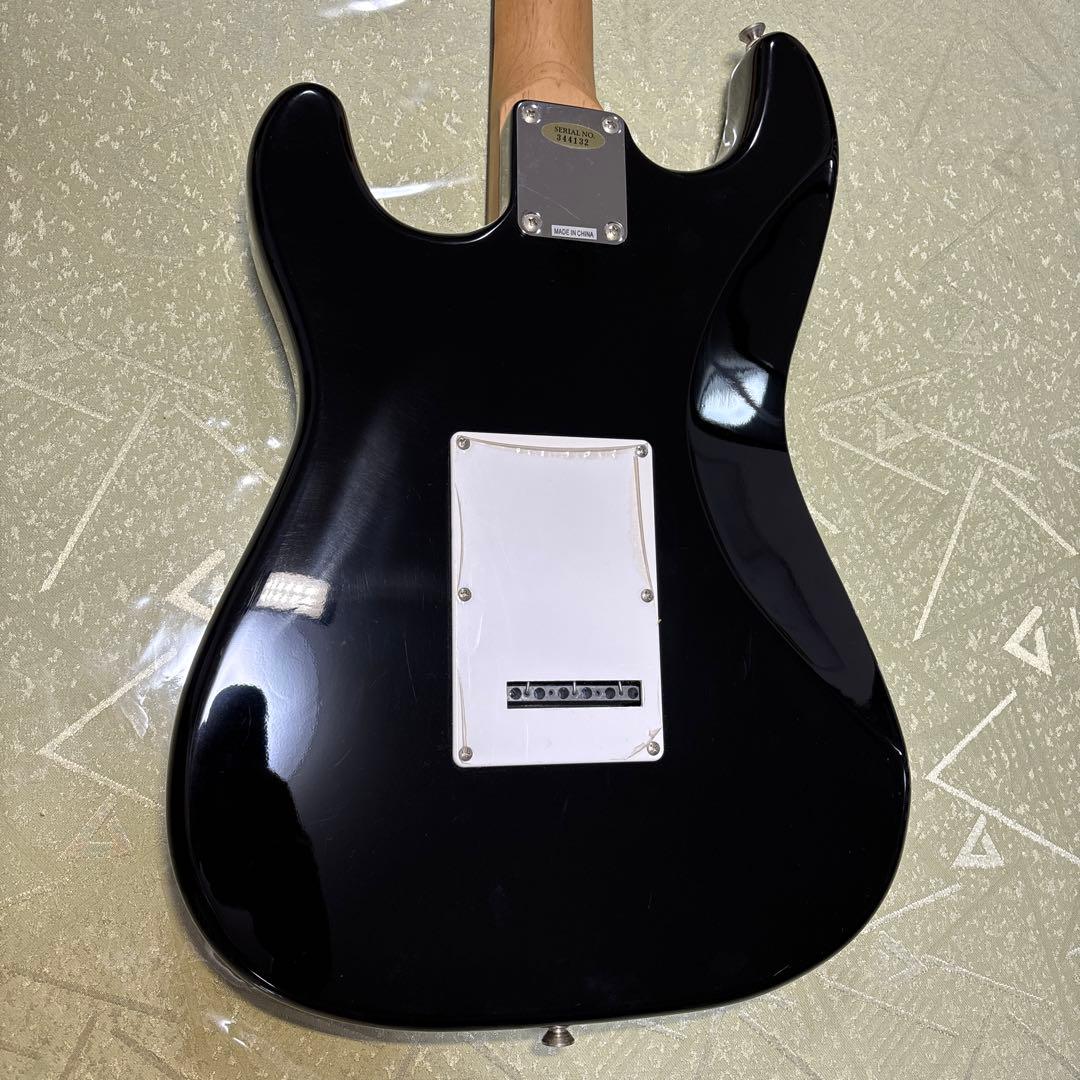 Mavis ストラト　BUSKER'S ストラト(ネックを外して発送)