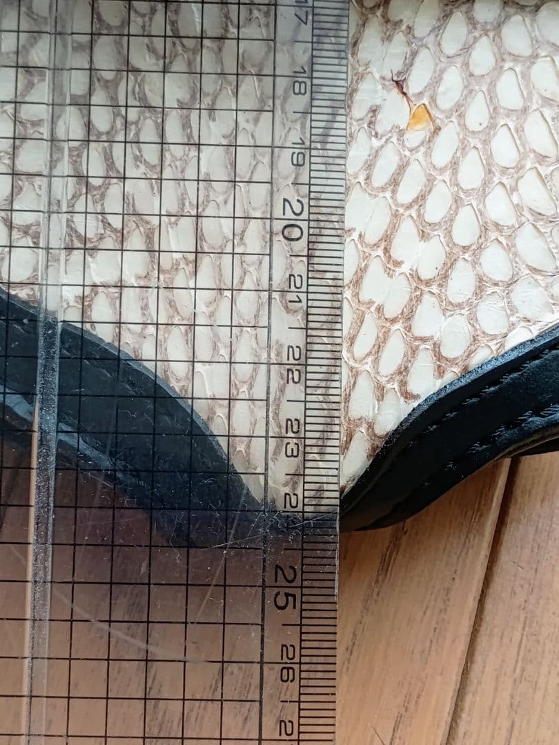 バイカーズウォレットホルダー　コブラ革ヘッド付き