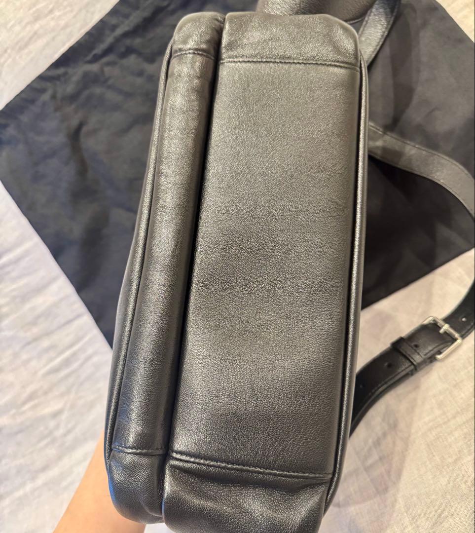 SAINT LAURENT ブラックレザー ショルダーバッグ　2回使用