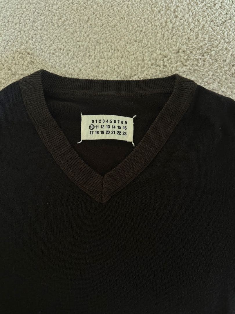 【マルジェラニット】ウール100% Vネックセーター Sサイズ