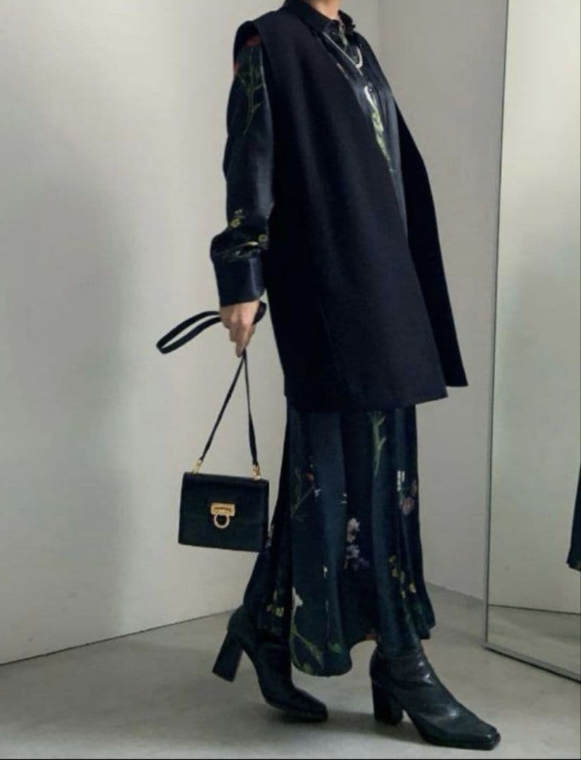 Ameri　UND NEVAEH VEST SET DRESS