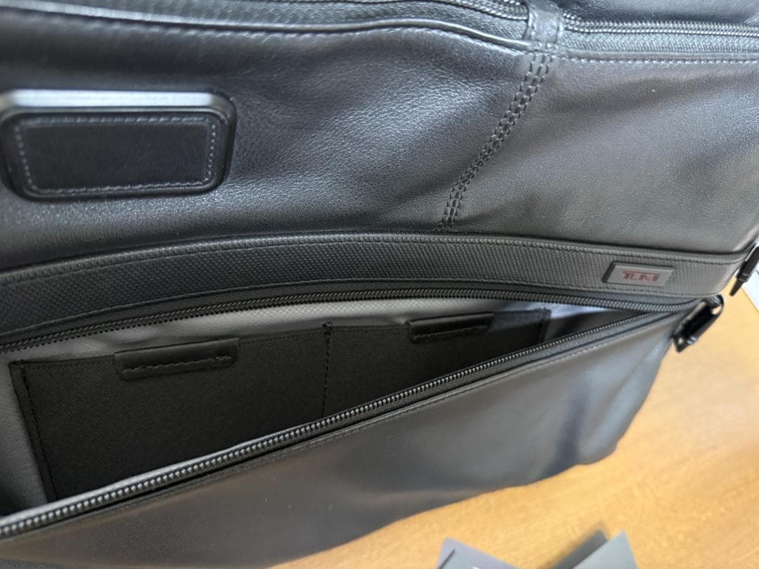 TUMI トゥミ ALPHA ビジネスバッグ レザー 96108D2