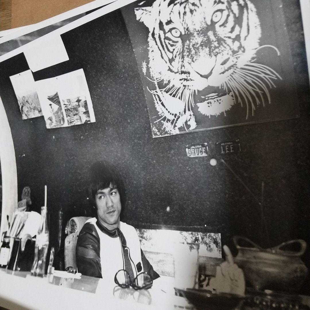 ブルース・リー生と死のゴールデンハーベストが出したスチール写真12枚と封筒‼️