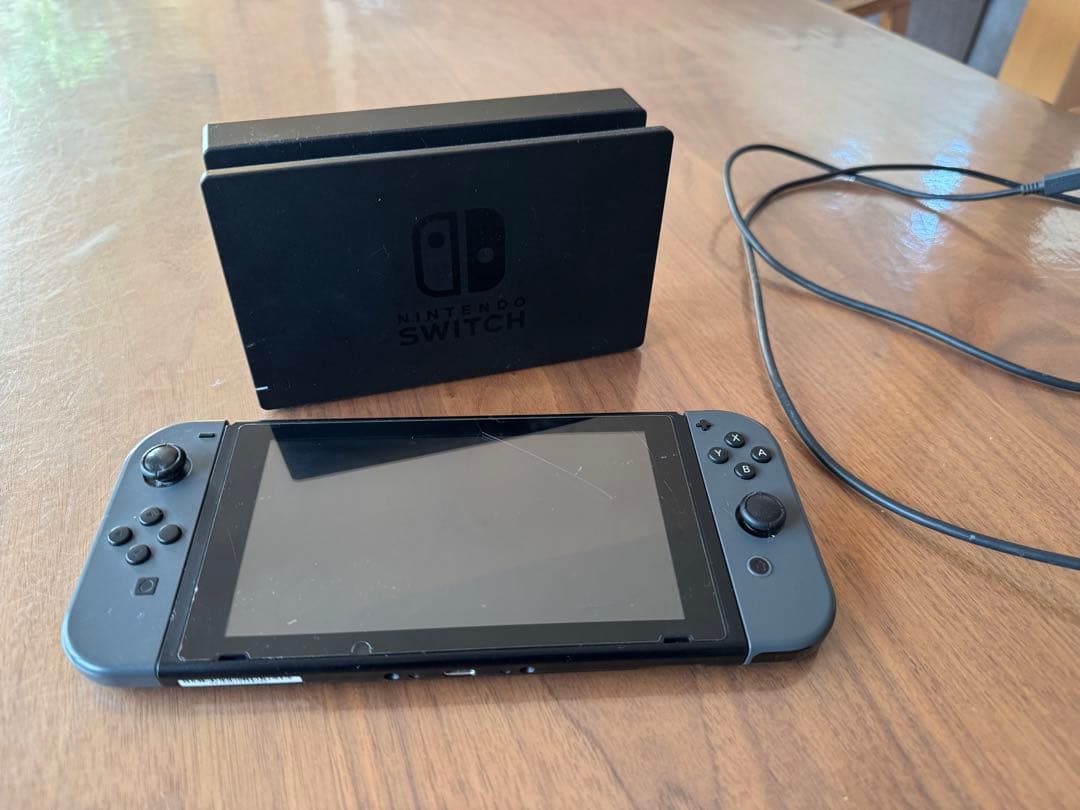 Nintendo Switch 本体 + 付属品（箱あり）