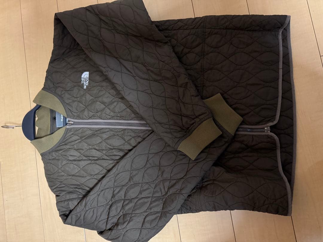 THE NORTH FACE フード付きウェア 木の模様