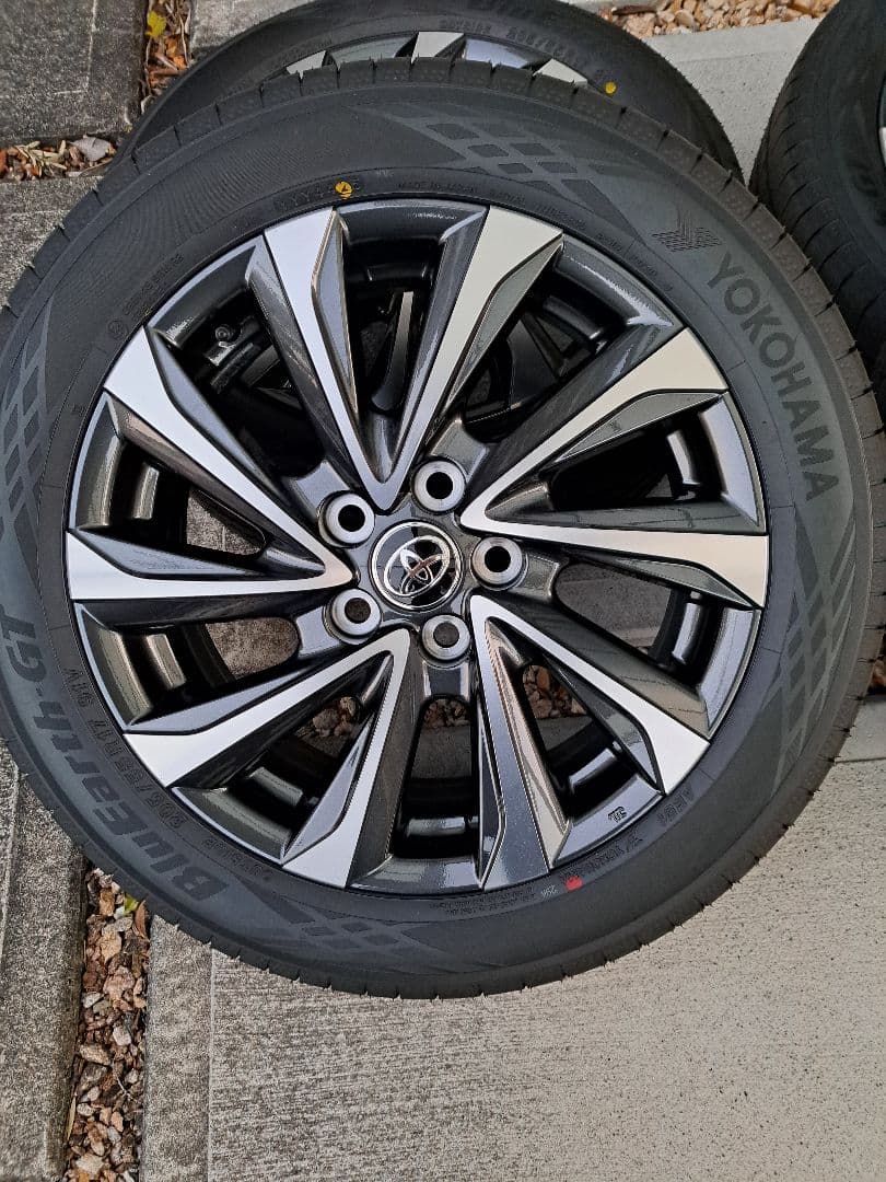 S*5様 【美品 新車外し】2025年12月納車 VOXY17インチ純正ホイル&