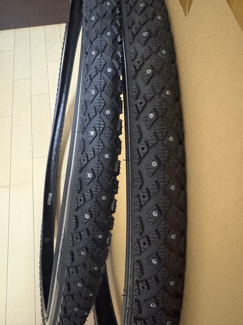 シュワルベ　マラソンウィンター スパイクタイヤ　700×40C 2本