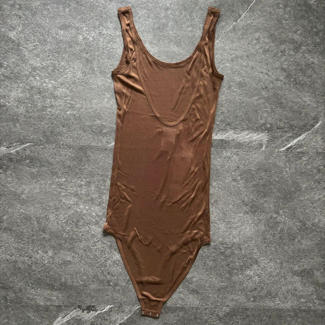 fumika uchida フミカウチダ シルク 背抜きボディスーツ