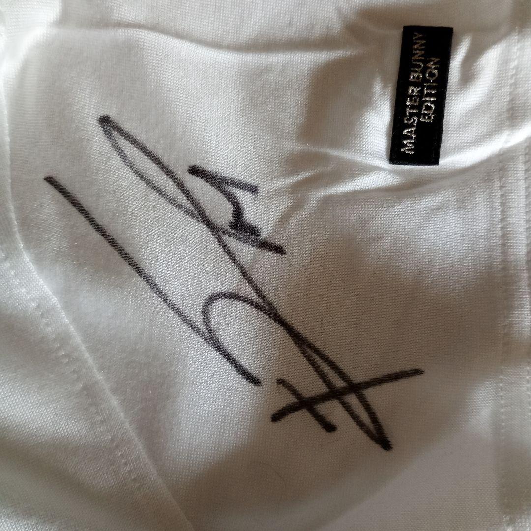 サイン入りホワイトポロシャツ（Master bunny edition）