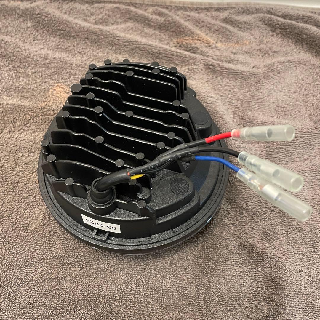 5.75インチ LEDヘッドライト シェル付き