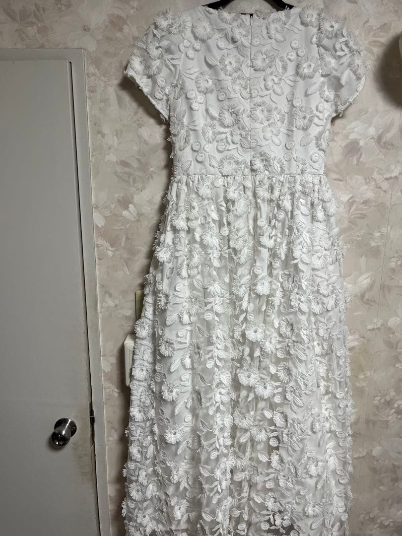 Tsuru by Mariko Oikawa白 花柄刺繍 半袖ロングワンピース