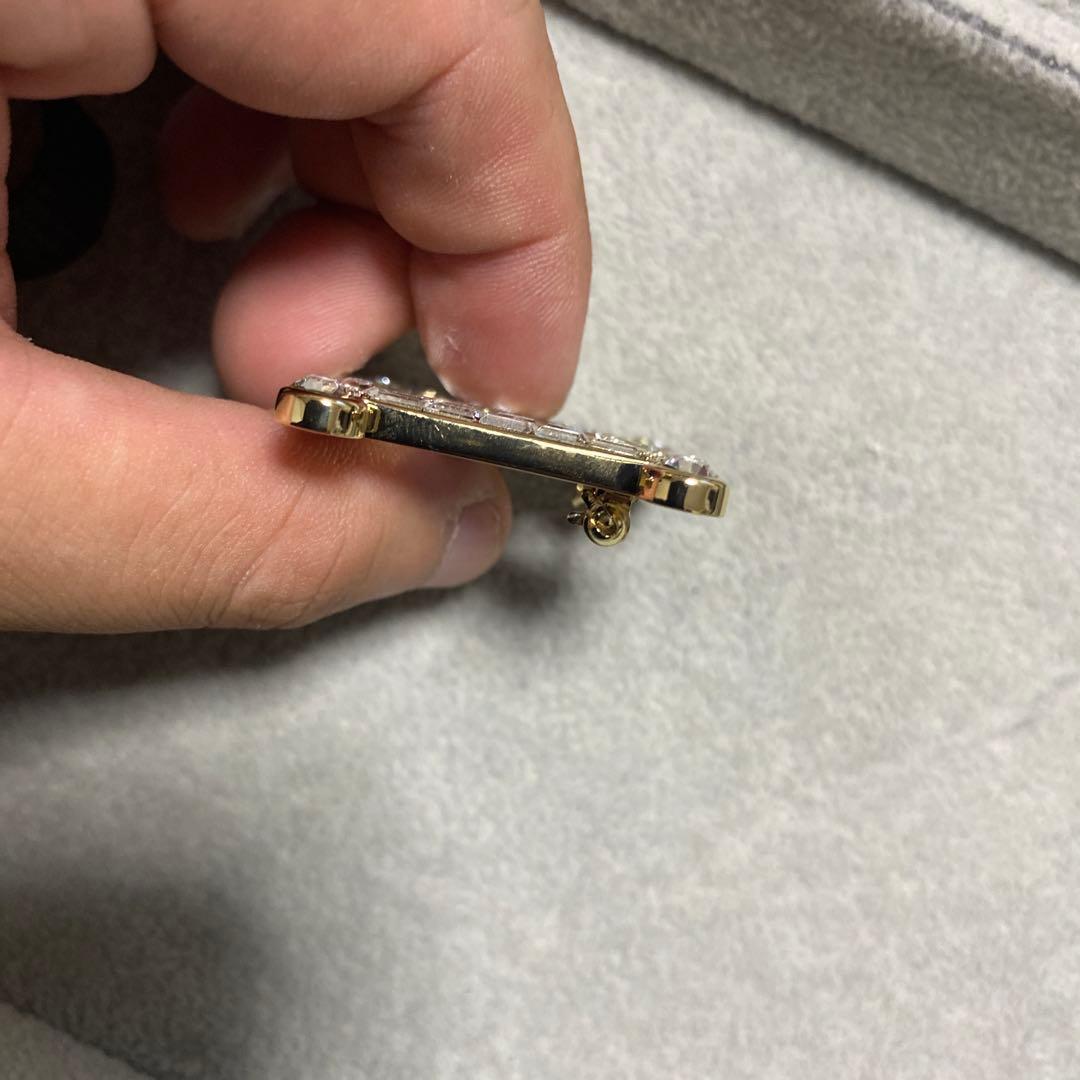 MAX MARA マックスマーラー　M型ブローチ　ゴールド