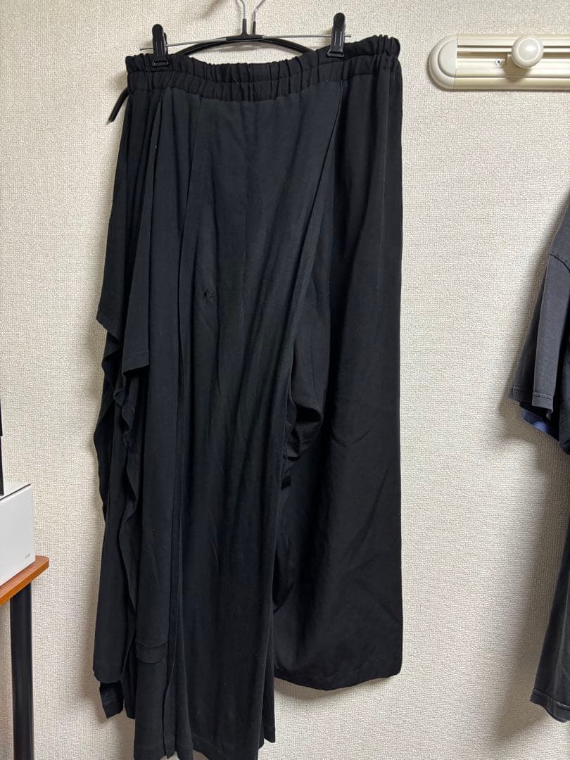 ヨウジヤマモトサルエルパンツ 小さな穴あり