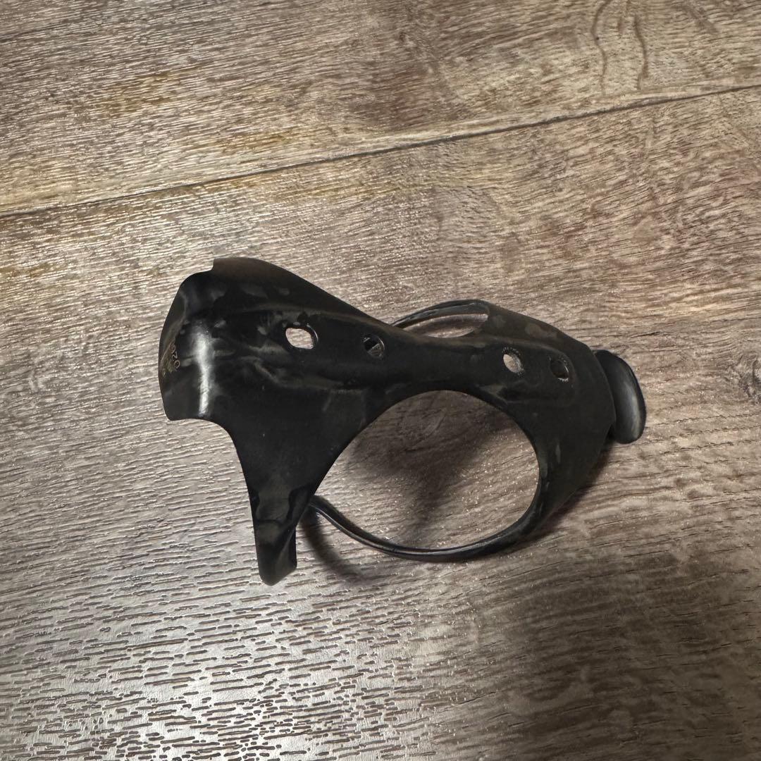 アランデル マンディブル カーボン ボトル ケージ CANYON