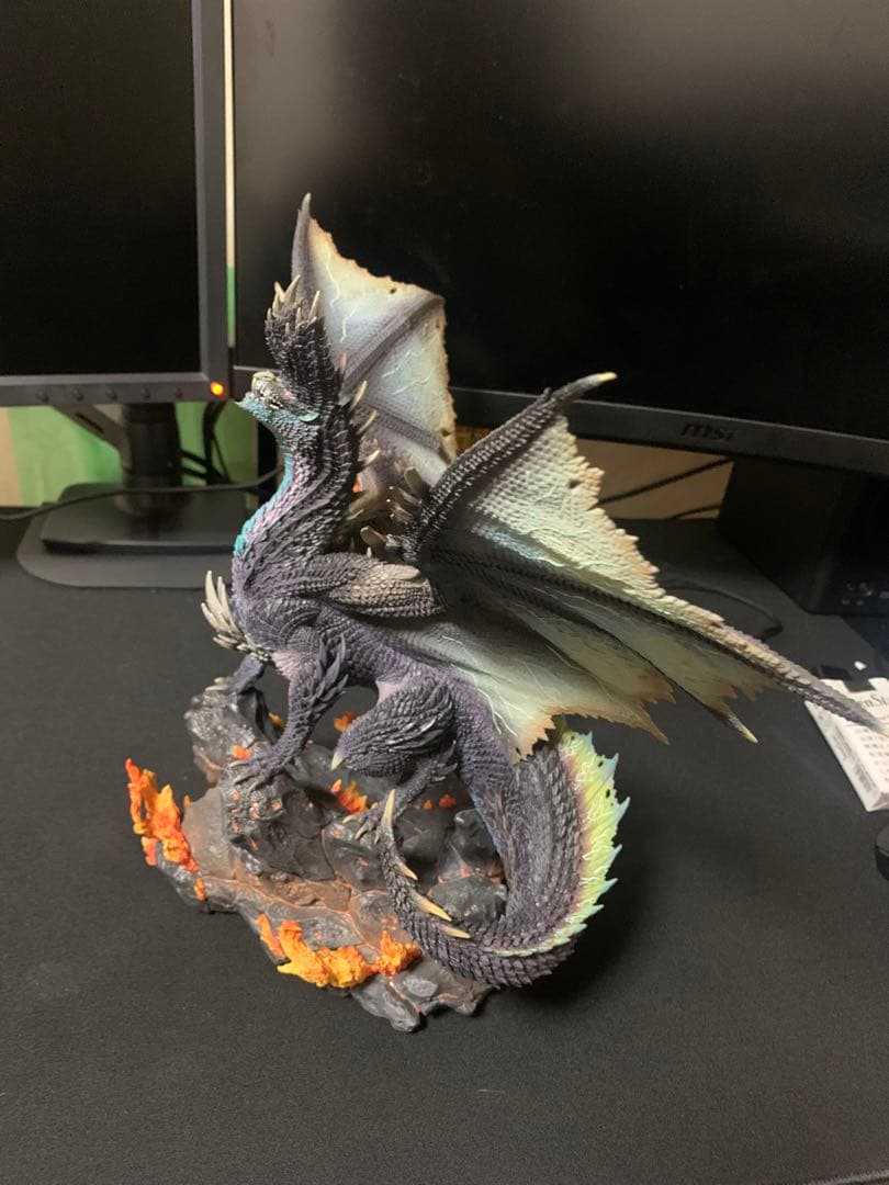 アルバ　モンハン　フィギュア