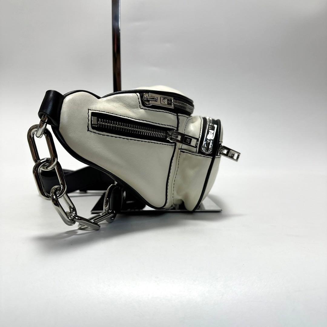 f82【極美品】アレキサンダーワン　ファニーパック　レザー　白　ボディバッグ.