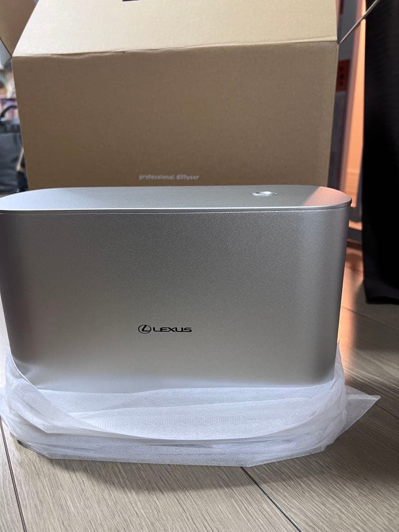 Lexus デュフューザーとアロマオイルセット　250ml ウッド 香り　新品