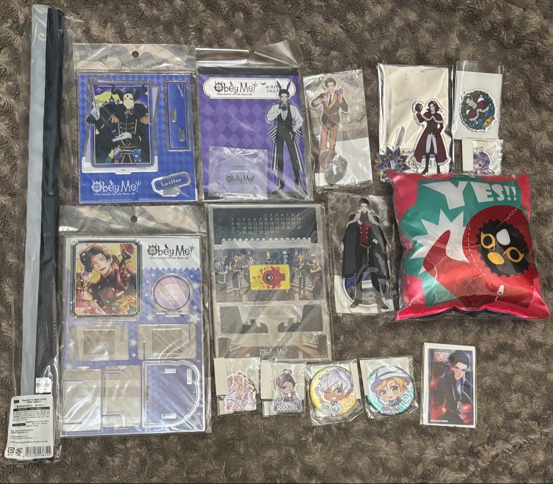 おべいみー　ルシファー　まとめ売り　ぬいぐるみ　チェキ　アクスタ　タペストリー等