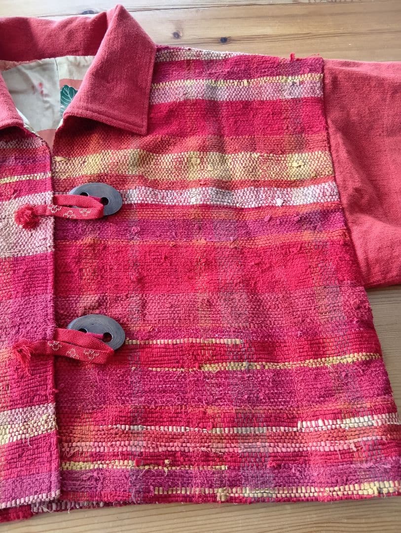 古布の裂き織りジャケットとベスト です。