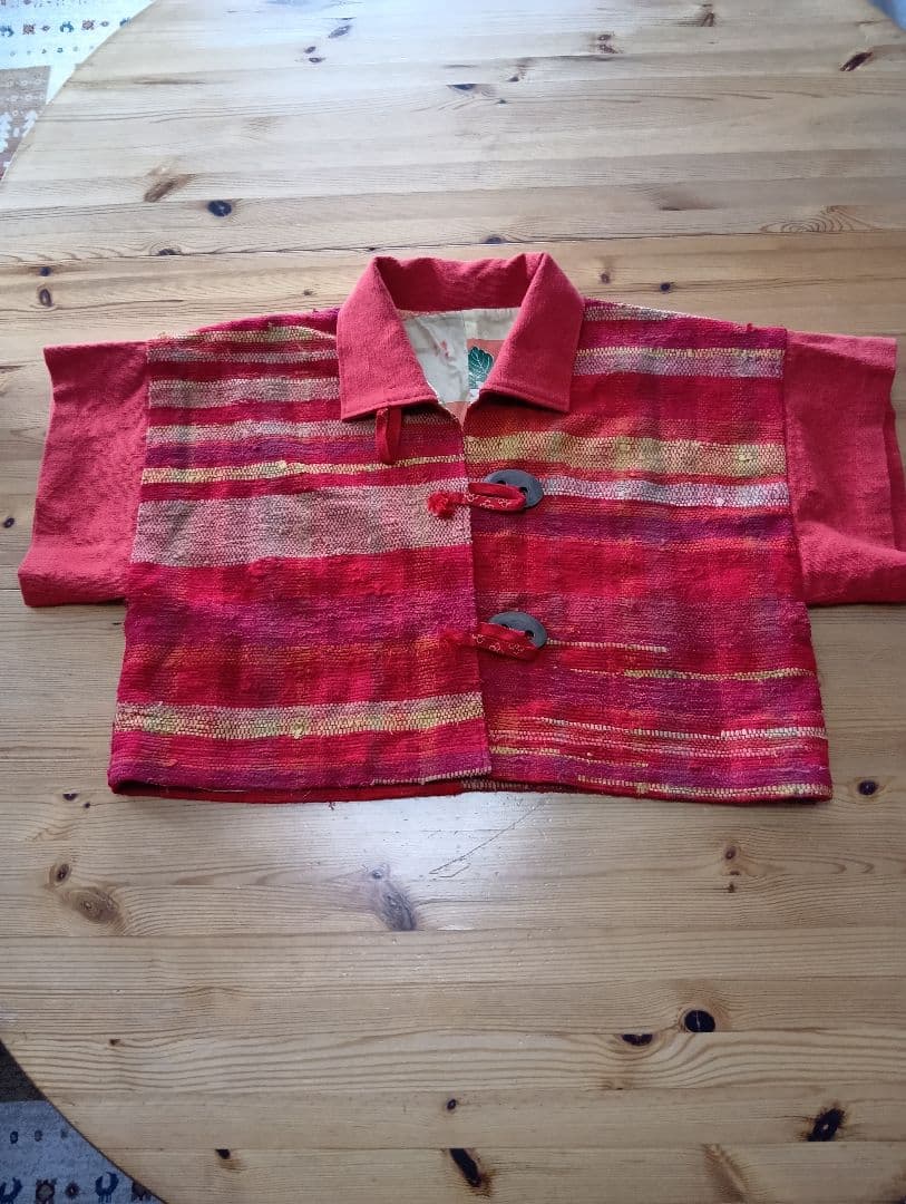 古布の裂き織りジャケットとベスト です。