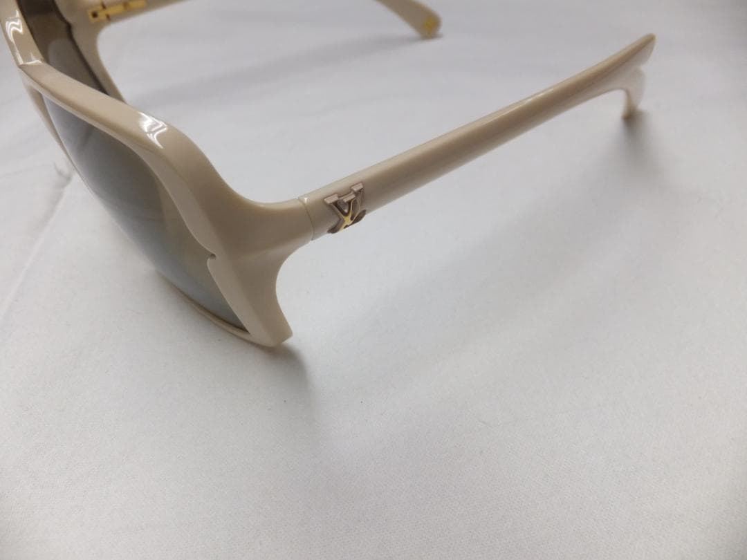 ルイヴィトン　フロール カレ サングラス ライトベージュ スモーク Z0392E