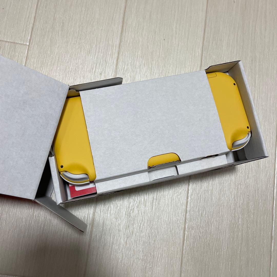 Nintendo Switch Lite イエロー 未使用品