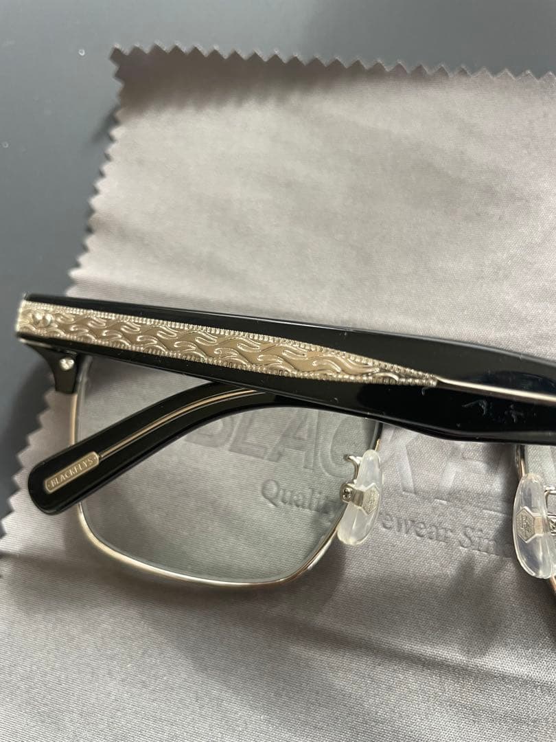 BLACK FLYS BLACK-SILVER/GREY 調光レンズサングラス