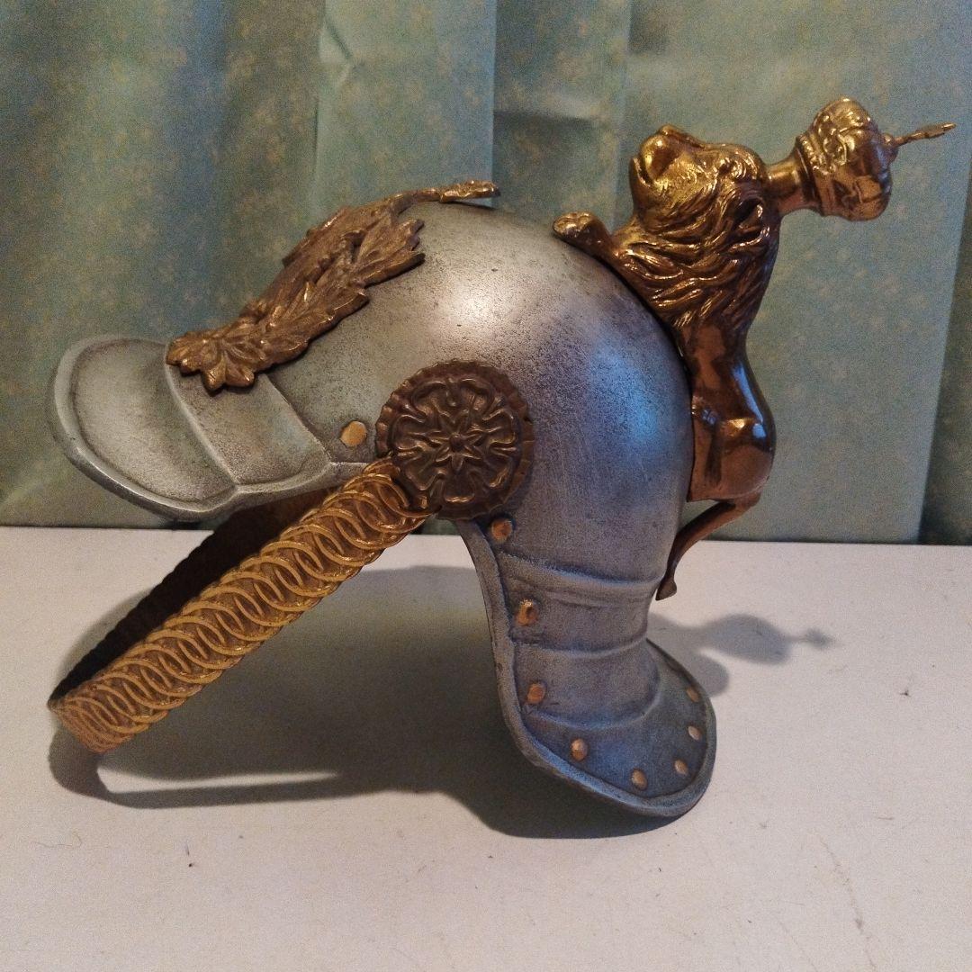 置物　約50年前のヨーロッパ騎馬鉄兜　本体金属製　重さ4kg