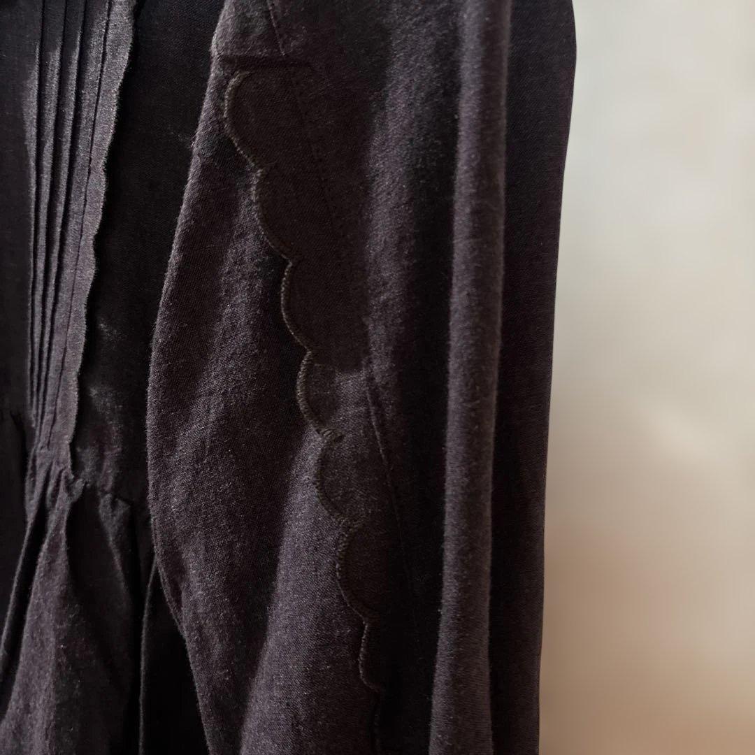 サマンサモスモス ツハル　アンティーク風ブローチ付きワンピース　チャコール