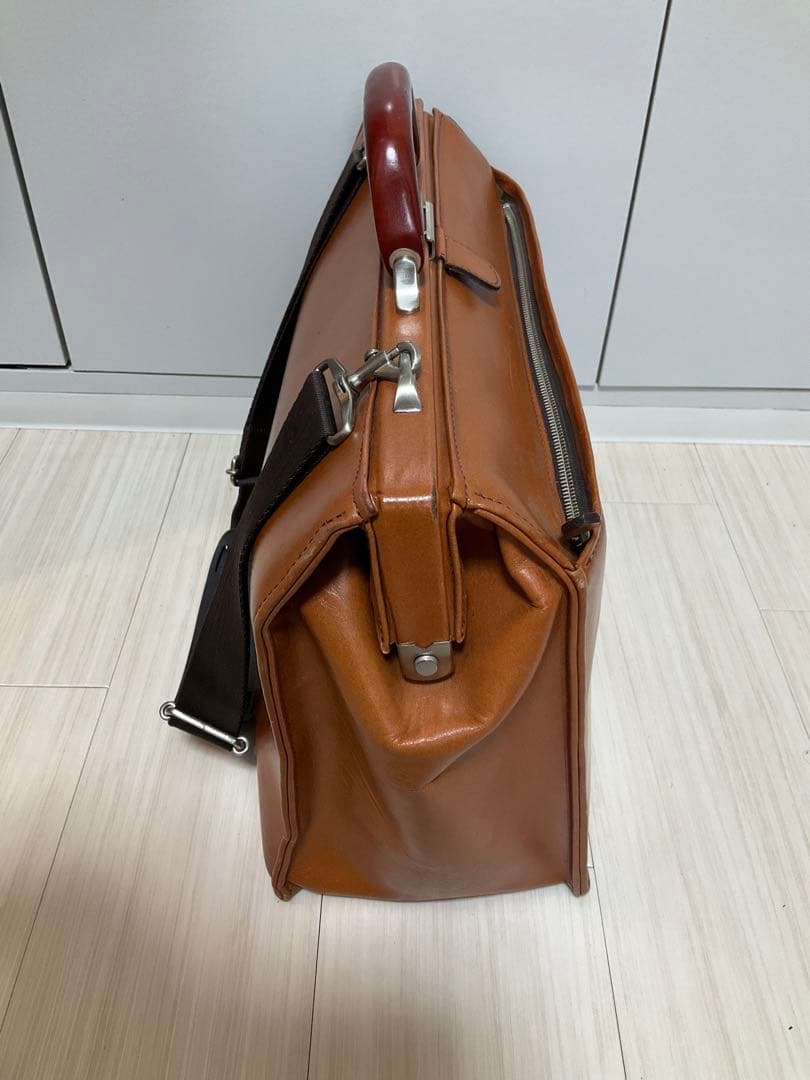 SADDLE（サドル）22304 ダレスバッグ　ブラウン