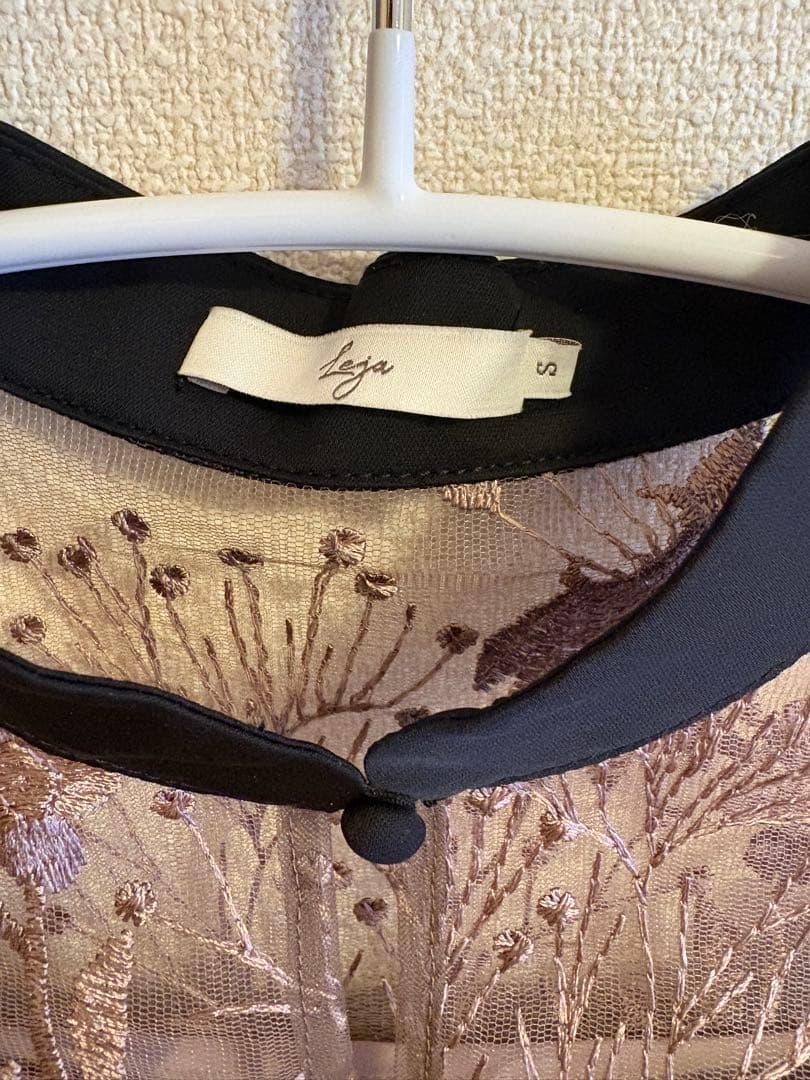 花柄刺繍レースチュールパフスリーブ　ワンピース　ドレス　leja