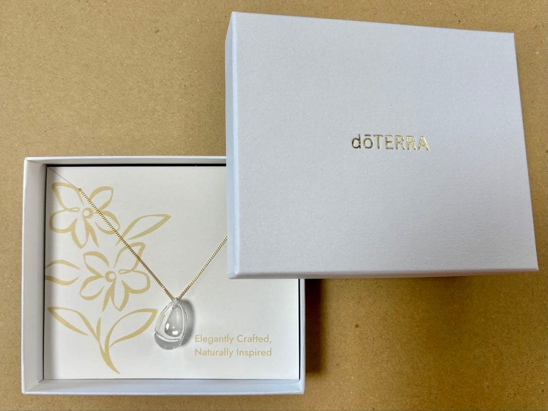 ドテラ　アロマネックレス　ペタル