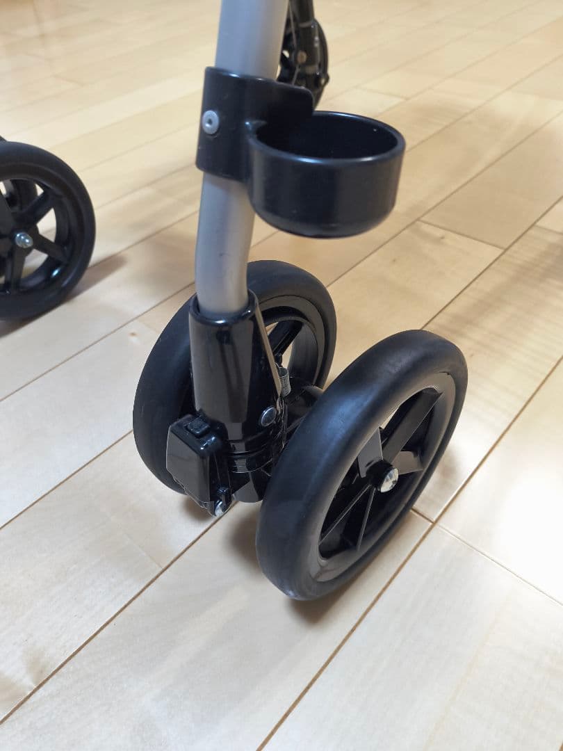 【美品】象印ベビー ピウプレスト マム（ポイントネイビー）歩行器