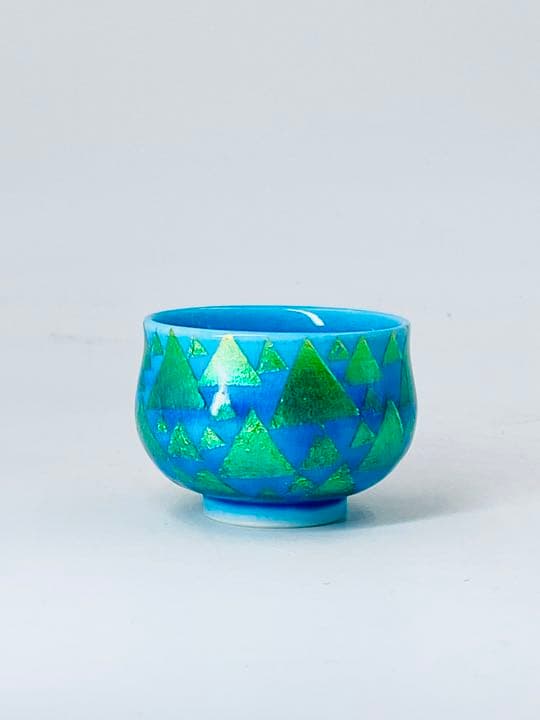 酒器【小野珀子 】釉裏金彩　ぐい呑み　桐共箱　共布　底部在銘　盃