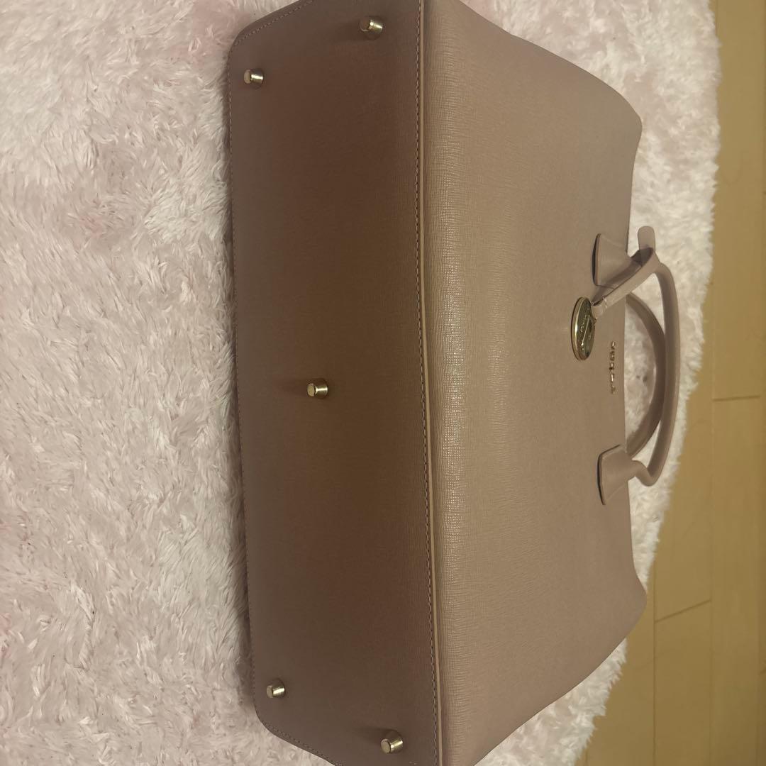 【早い者勝ち！最終値下げ】FURLA トートバッグ　A4